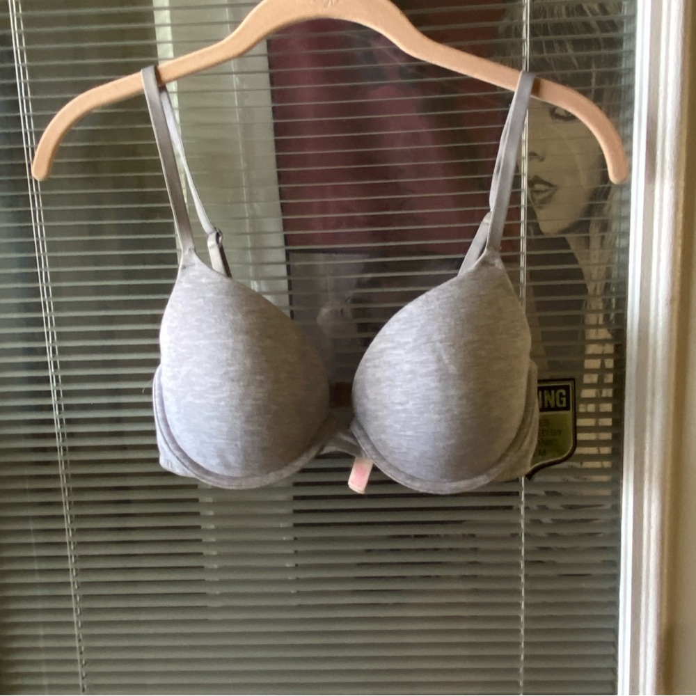 PINK Victoria's Secret Light Gray Bra